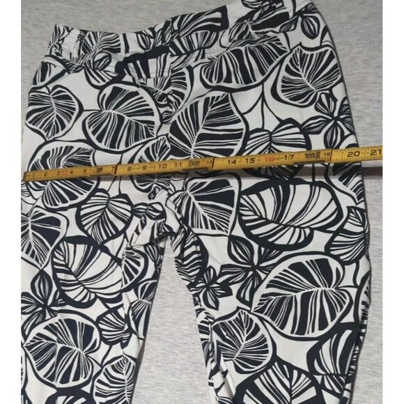 Talbots Sz 10 Petite Capris Tropical Print  Cotton Stretch Front Zip  Belt Loops - Picture 12 of 12